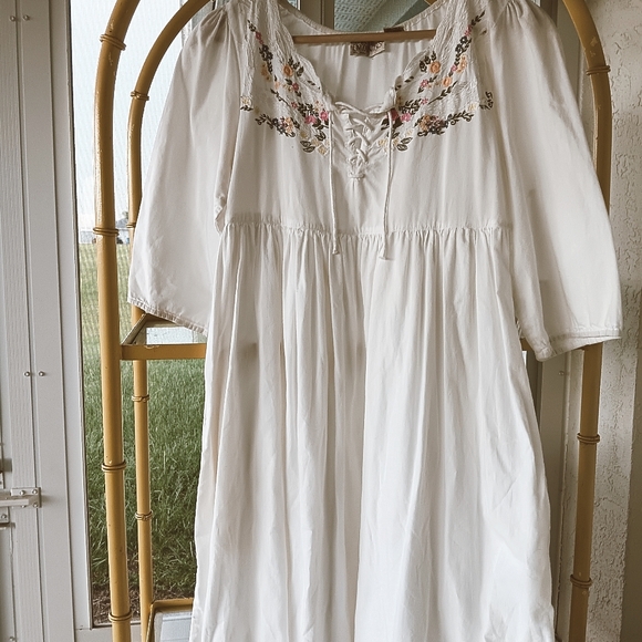 Vintage Dresses & Skirts - VINTAGE CHANCE ENCOUNTERS INDIA COTTON FLORAL EMBROIDERED LACE UP TIE MIDI DRESS